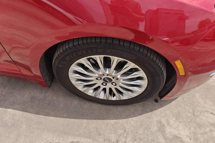 Used Lincoln MKZ 2014 2.0T Luxury Edition Right Front Wheel Hub