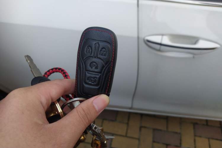 Used Lincoln MKZ 2014 2.0T Luxury Edition Vehicle Key