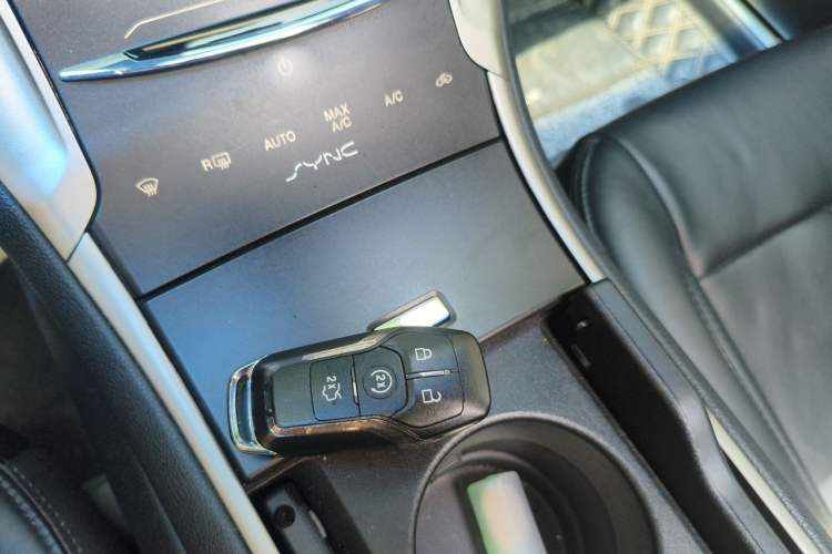 Used Lincoln MKZ 2014 2.0T Prestige Edition Vehicle Key