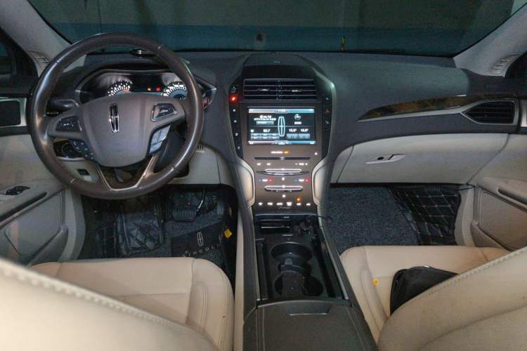 Used Lincoln MKZ 2014 2.0T Luxury Edition Center Console