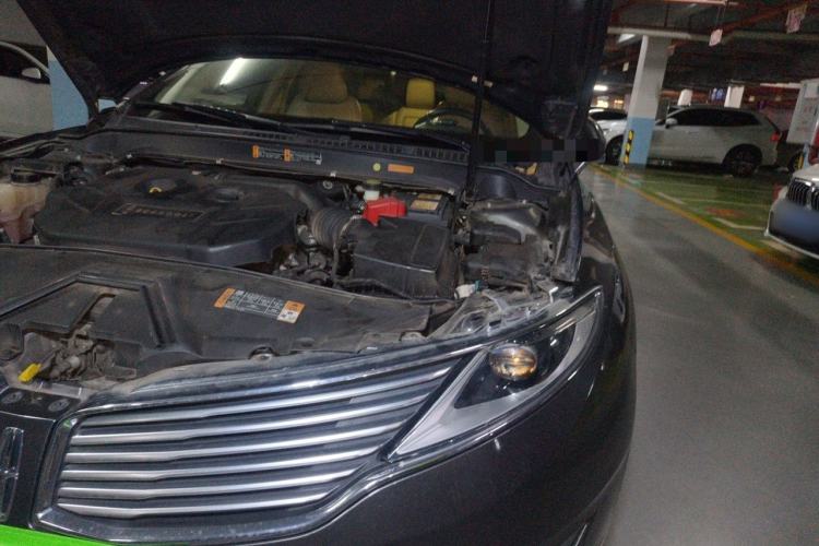 Used Lincoln MKZ 2014 2.0T Luxury Edition Engine Bay Left