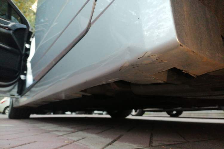 Used Lincoln MKZ 2014 2.0T Luxury Edition Left Side Sill