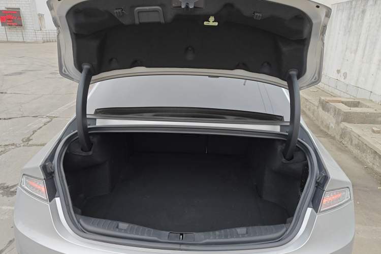 Used Lincoln MKZ 2014 2.0T Luxury Edition Trunk
