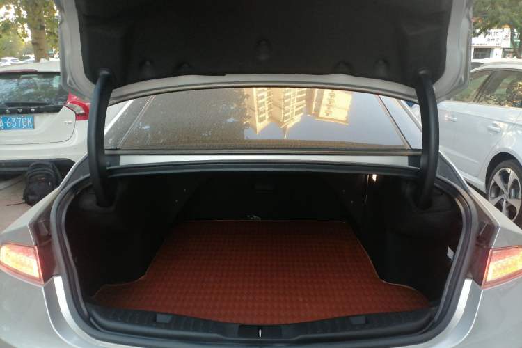 Used Lincoln MKZ 2014 2.0T Luxury Edition Trunk