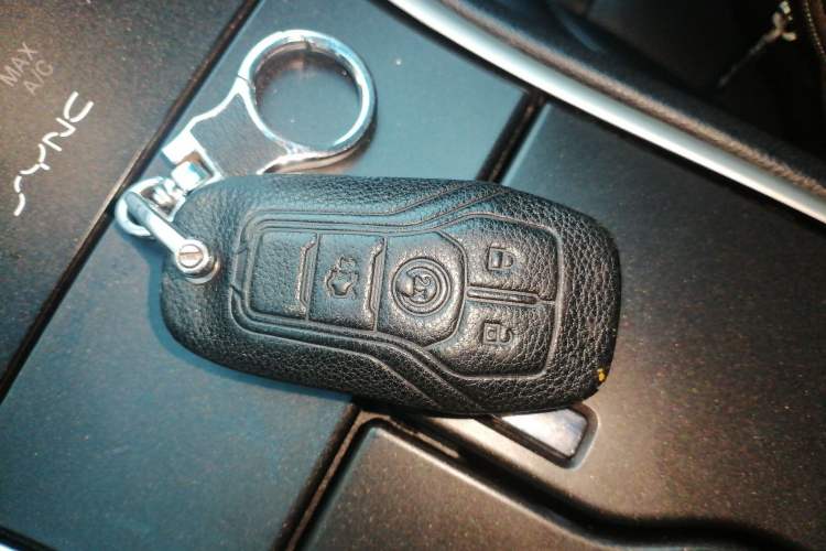 Used Lincoln MKZ 2014 2.0T Luxury Edition Vehicle Key