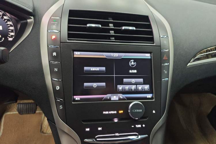 Used Lincoln MKZ 2014 2.0T Prestige Edition Audio And AC Panel