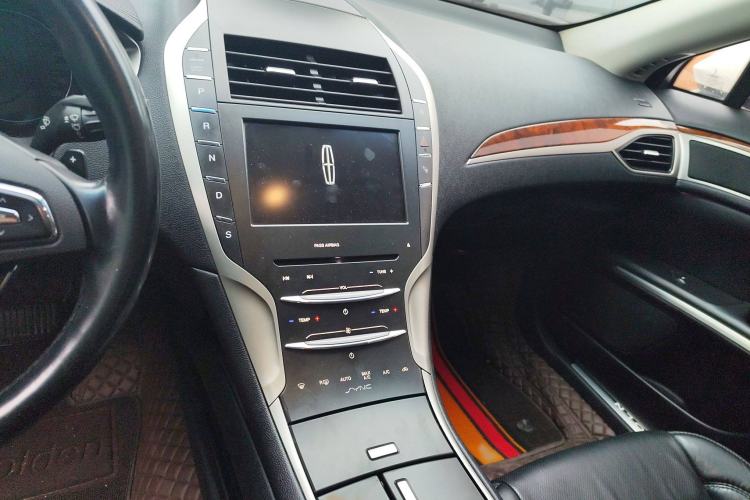 Used Lincoln MKZ 2014 2.0T Luxury Edition Audio And AC Panel