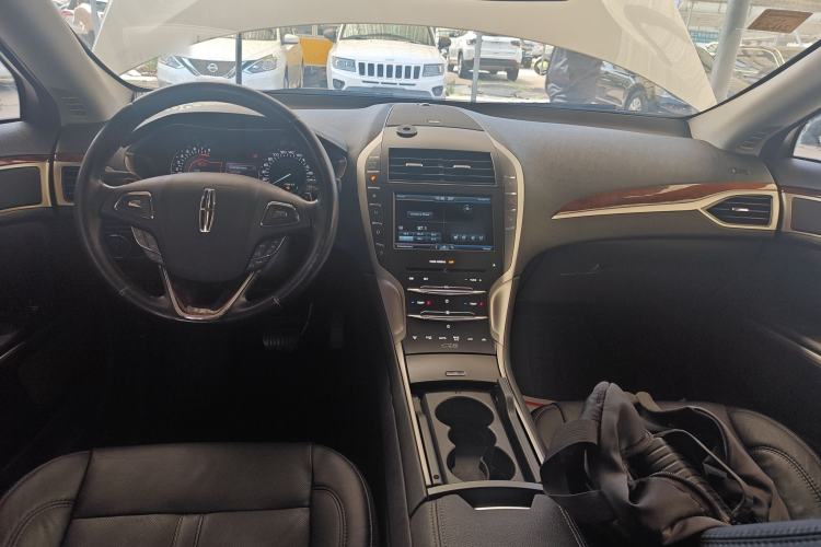 Used Lincoln MKZ 2014 2.0T Luxury Edition Center Console