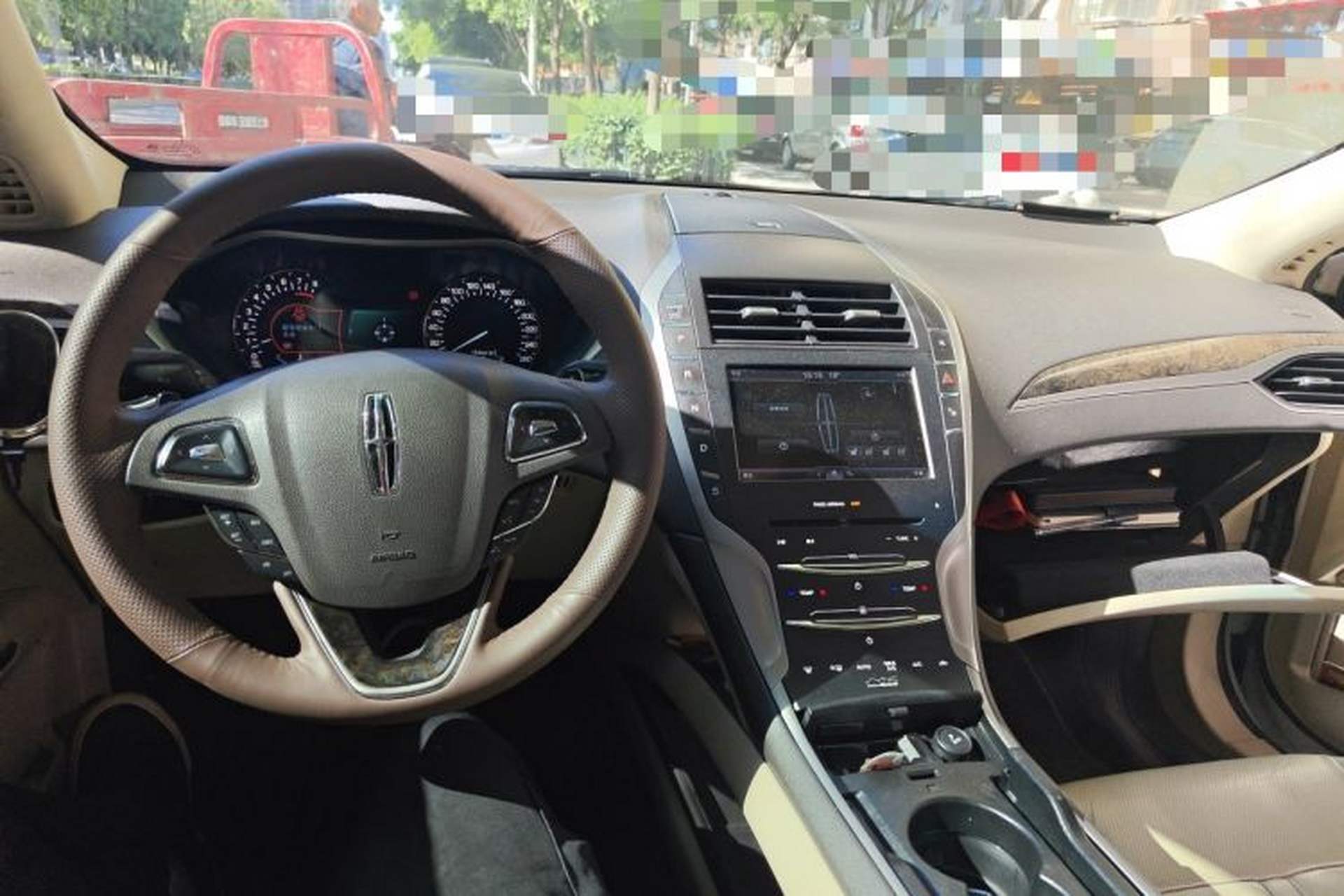 Used Lincoln MKZ 2014 2.0T Luxury Edition Center Console
