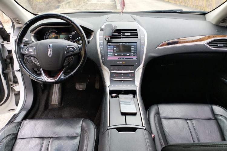 Used Lincoln MKZ 2014 2.0T Luxury Edition Center Console