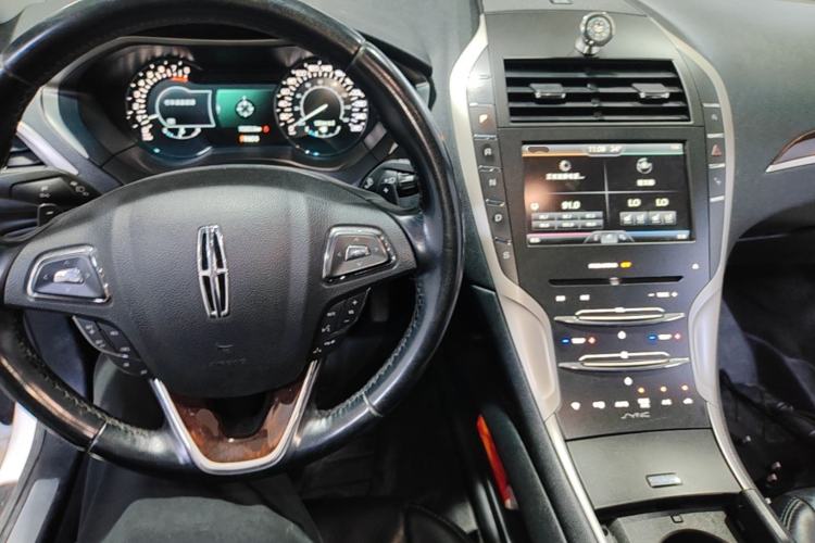 Used Lincoln MKZ 2014 2.0T Luxury Edition Center Console