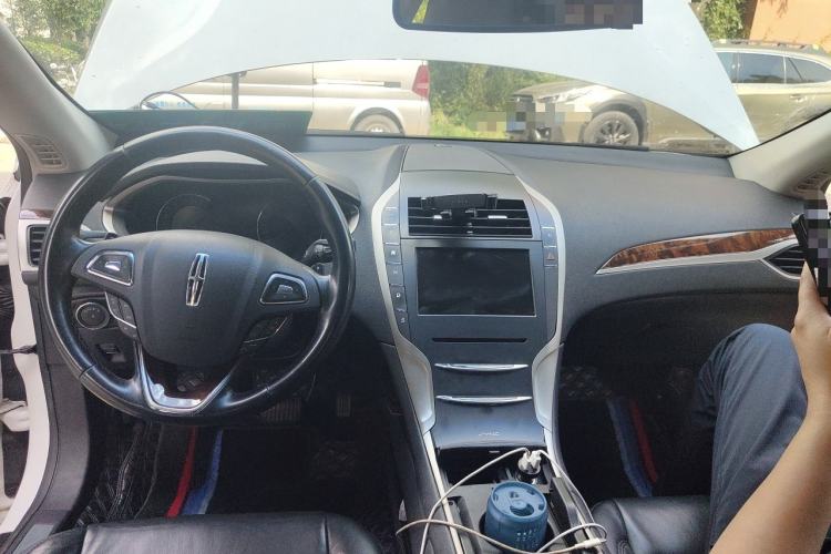 Used Lincoln MKZ 2014 2.0T Luxury Edition Center Console