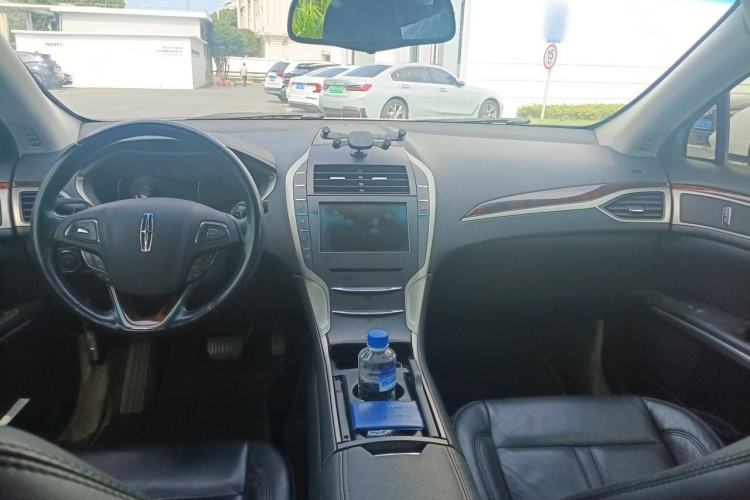 Used Lincoln MKZ 2014 2.0T Luxury Edition Center Console