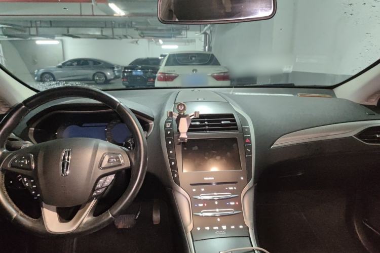 Used Lincoln MKZ 2014 2.0T Luxury Edition Center Console