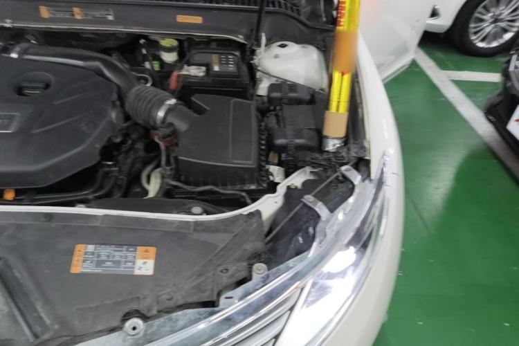 Used Lincoln MKZ 2014 2.0T Luxury Edition Engine Bay Left