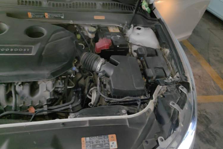 Used Lincoln MKZ 2014 2.0T Prestige Edition Engine Bay Left