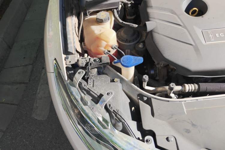 Used Lincoln MKZ 2014 2.0T Luxury Edition Engine Bay Right