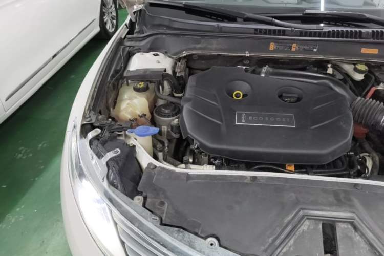 Used Lincoln MKZ 2014 2.0T Luxury Edition Engine Bay Right