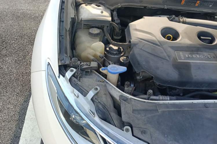 Used Lincoln MKZ 2014 2.0T Luxury Edition Engine Bay Right
