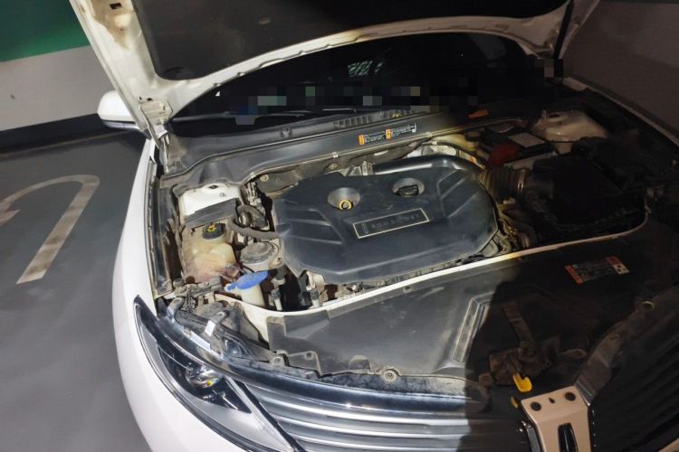Used Lincoln MKZ 2014 2.0T Luxury Edition Engine Bay Right