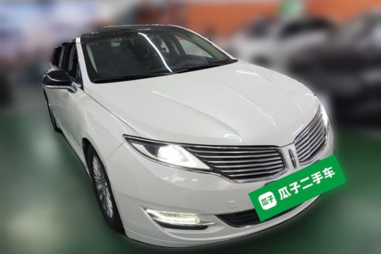 Used Lincoln MKZ 2014 2.0T Luxury Edition Front Right 45 Deg