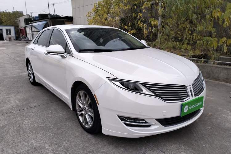 Used Lincoln MKZ 2014 2.0T Luxury Edition Front Right 45 Deg
