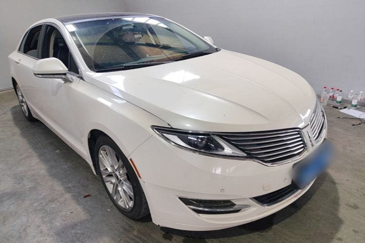 Used Lincoln MKZ 2014 2.0T Luxury Edition Front Right 45 Deg