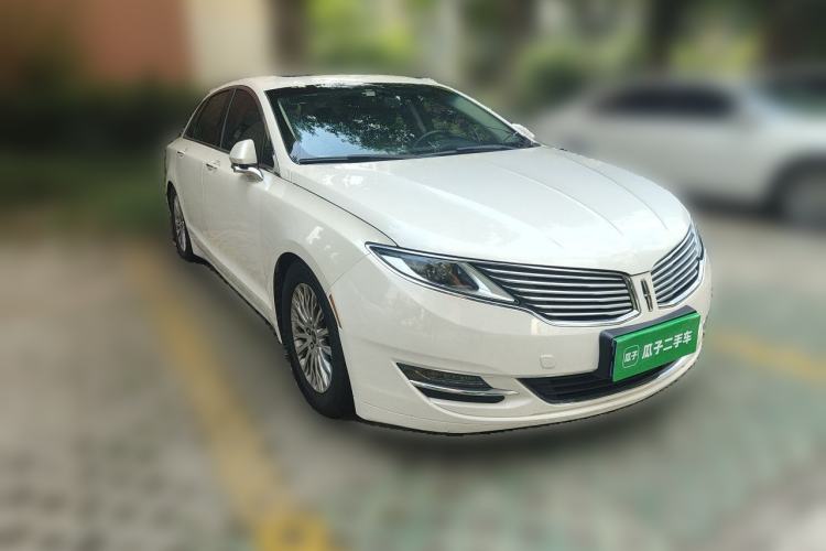 Used Lincoln MKZ 2014 2.0T Luxury Edition Front Right 45 Deg