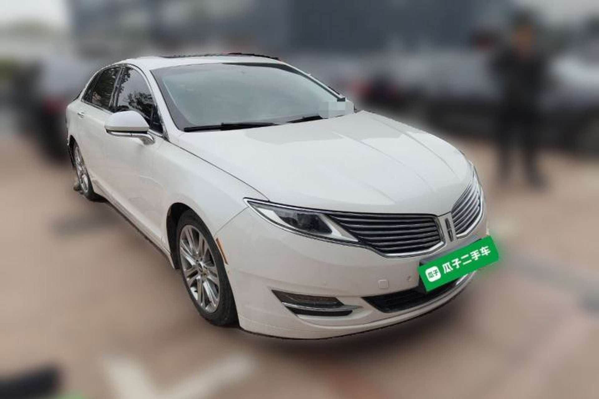 Used Lincoln MKZ 2014 2.0T Luxury Edition Front Right 45 Deg