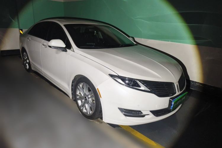 Used Lincoln MKZ 2014 2.0T Luxury Edition Front Right 45 Deg