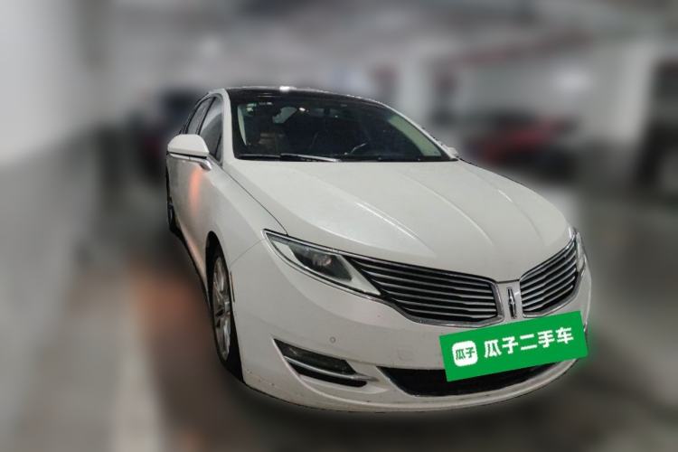 Used Lincoln MKZ 2014 2.0T Luxury Edition Front Right 45 Deg