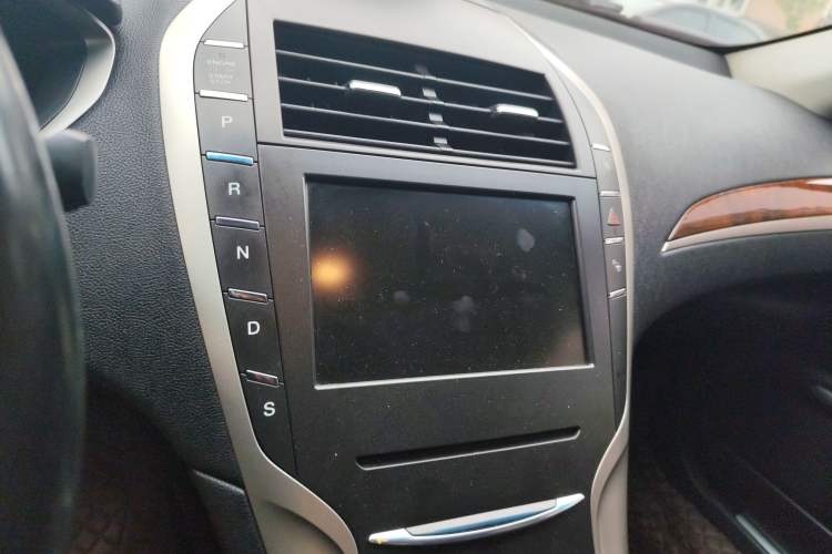 Used Lincoln MKZ 2014 2.0T Luxury Edition Gear Lever
