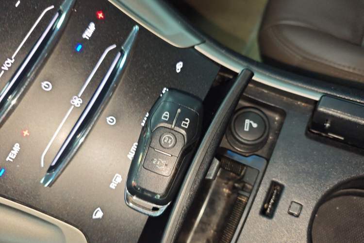 Used Lincoln MKZ 2014 2.0T Prestige Edition Interior 1