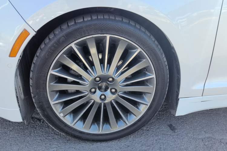 Used Lincoln MKZ 2014 2.0T Prestige Edition Left Front Wheel Hub