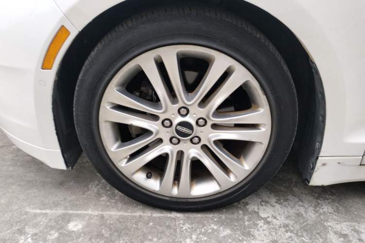 Used Lincoln MKZ 2014 2.0T Luxury Edition Left Front Wheel Hub