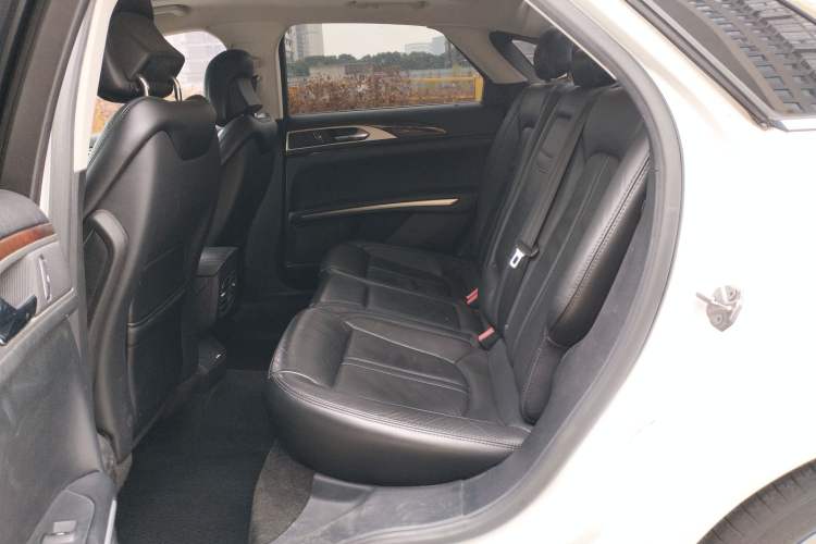 Used Lincoln MKZ 2014 2.0T Luxury Edition Left Rear Seat