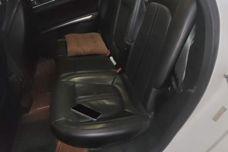 Used Lincoln MKZ 2014 2.0T Luxury Edition Left Rear Seat