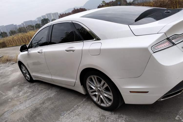Used Lincoln MKZ 2014 2.0T Luxury Edition Left Side