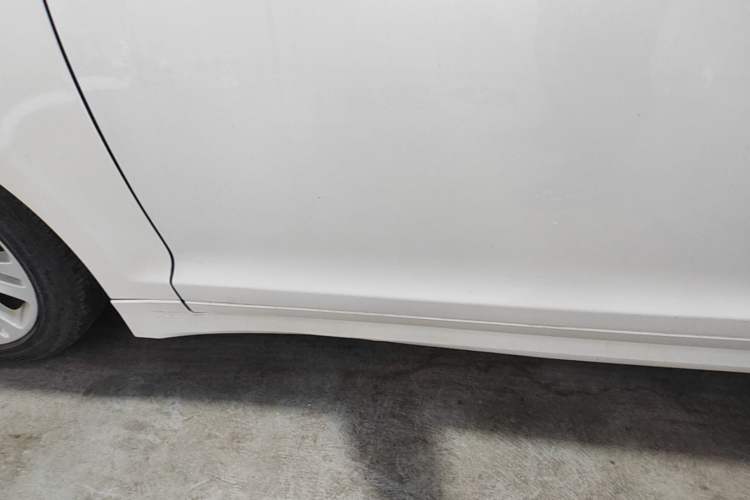 Used Lincoln MKZ 2014 2.0T Luxury Edition Left Side Sill