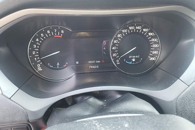 Used Lincoln MKZ 2014 2.0T Luxury Edition Odometer Close Up