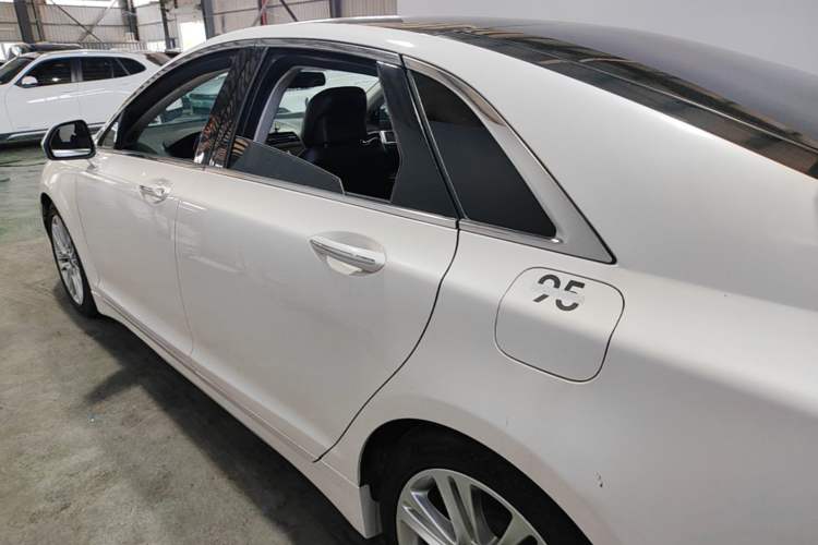 Used Lincoln MKZ 2014 2.0T Luxury Edition Rear Left 45 Deg