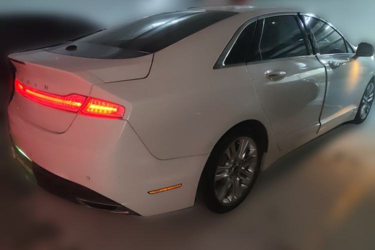 Used Lincoln MKZ 2014 2.0T Luxury Edition Rear Right 45 Deg