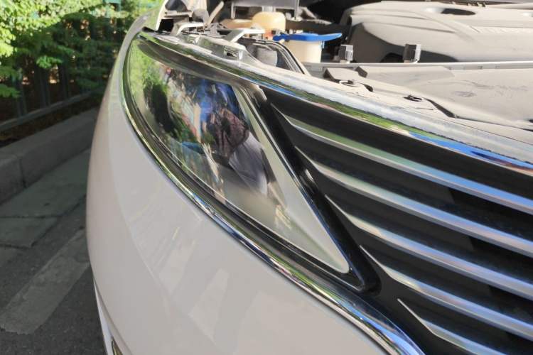 Used Lincoln MKZ 2014 2.0T Luxury Edition Right Front Headlight