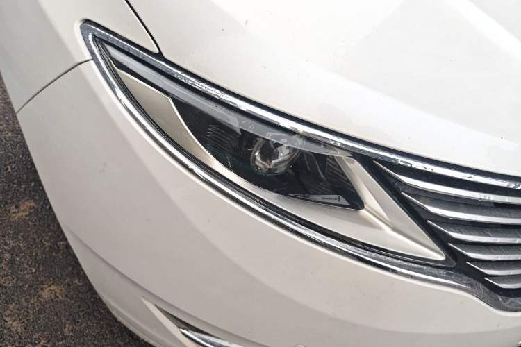Used Lincoln MKZ 2014 2.0T Luxury Edition Right Front Headlight