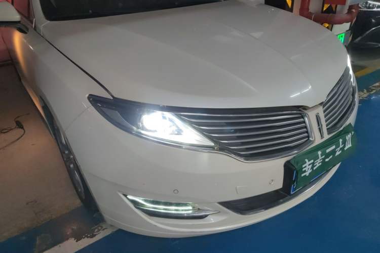 Used Lincoln MKZ 2014 2.0T Luxury Edition Right Front Headlight