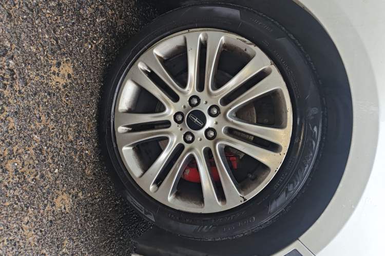 Used Lincoln MKZ 2014 2.0T Luxury Edition Right Front Wheel Hub