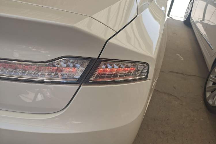 Used Lincoln MKZ 2014 2.0T Luxury Edition Right Rear Taillight