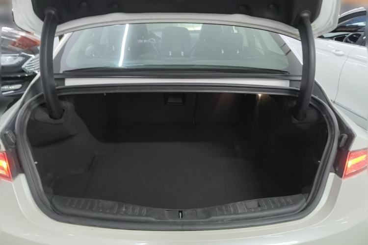 Used Lincoln MKZ 2014 2.0T Luxury Edition Trunk