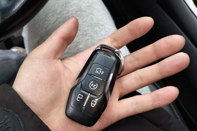 Used Lincoln MKZ 2014 2.0T Luxury Edition Vehicle Key