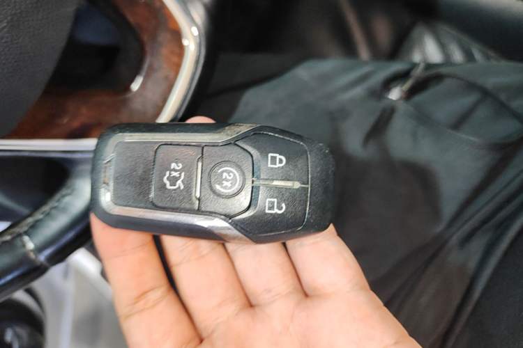 Used Lincoln MKZ 2014 2.0T Luxury Edition Vehicle Key